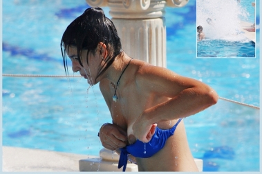 Downblouse Nipple slip at the waterpark More than 10.000 photos in our  downblouse database